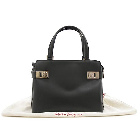 Ferragamo(��󰡸�) 21 0167 ���� ��ġ�� �簢 ��Ʈ�� �̹���2 - ���̺��� �߰���ǰ