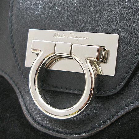 Ferragamo(��󰡸�) 21 5370. ���� ��ġ�� �����̵� ����� �̹���4 - ���̺��� �߰���ǰ