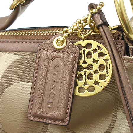 Coach(��ġ) �ñ׳��� ���� ��Ƽġ ȣ�� ����� �̹���4 - ���̺��� �߰���ǰ