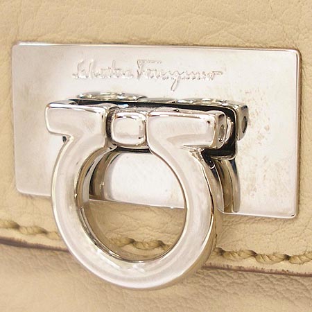 Ferragamo(��󰡸�) 21 6880 ��ġ�� ��Ʈ�� �̹���4 - ���̺��� �߰���ǰ
