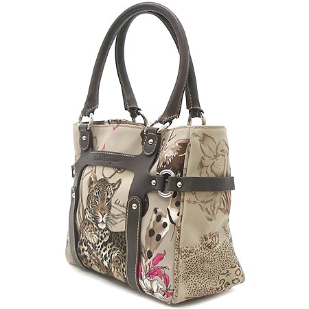Ferragamo(��󰡸�) 21 A082 FONDO �к긯 ��Ʈ�� [�б�������] �̹���2 - ���̺��� �߰���ǰ