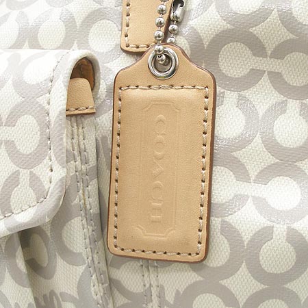 Coach(��ġ) ��Ŀ �� ��Ʈ PVC ������ ũ�ν��� �̹���4 - ���̺��� �߰���ǰ
