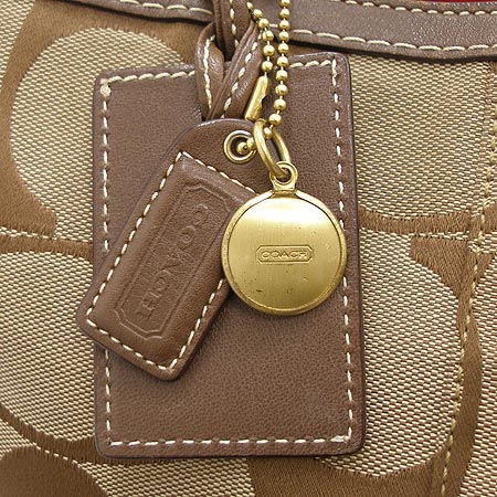 Coach(��ġ) �ñ׳��� ����� �̹���4 - ���̺��� �߰���ǰ