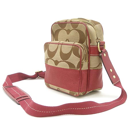 Coach(��ġ) �ñ׳��� ���� ��Ƽġ ������ ũ�ν��� �̹���3 - ���̺��� �߰���ǰ