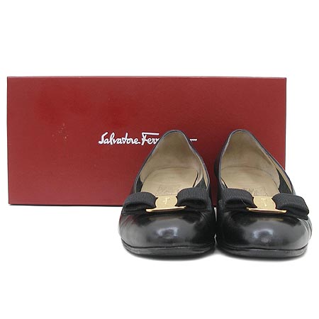 Ferragamo(��󰡸�) FJ201087 - 6H  VARA(�ٶ�) ������ ���� �̹���4 - ���̺��� �߰���ǰ