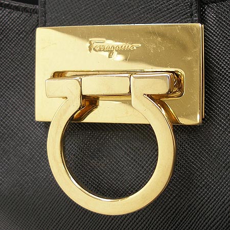 Ferragamo(��󰡸�) 21 8662. ���� ��ġ�� ����� �̹���4 - ���̺��� �߰���ǰ