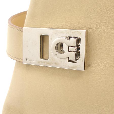 Ferragamo(��󰡸�) 211302 ���� ��Ʈ�� �̹���3 - ���̺��� �߰���ǰ