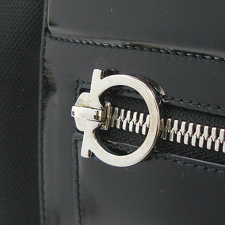 Ferragamo(��󰡸�) 21 2834. ������ �к긯 ������ ��Ƽġ ��Ʈ�� + ��� ��Ʈ�� �̹���4 - ���̺��� �߰���ǰ