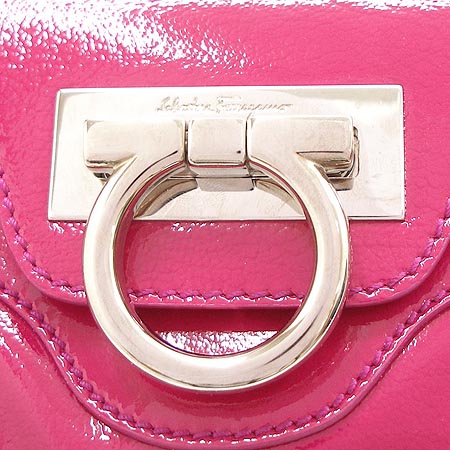 Ferragamo(��󰡸�) 21 6317. ���̴�Ʈ ���� ��ġ�� ��� ����� �̹���4 - ���̺��� �߰���ǰ
