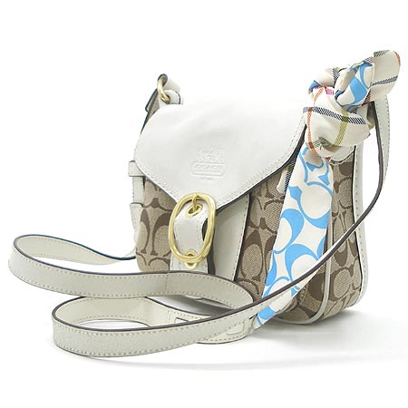 Coach(��ġ) �ñ׳��� ��Ż ��� ��� ��ī�� ũ�ν��� �̹���3 - ���̺��� �߰���ǰ