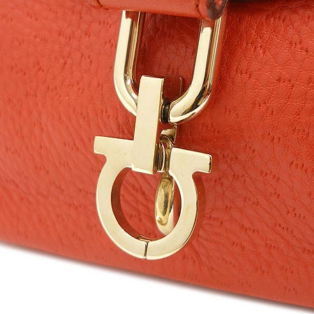 Ferragamo(��󰡸�) 21 5396. ���� ��ġ�� ��� ������ ���� ������ ����� �̹���4 - ���̺��� �߰���ǰ