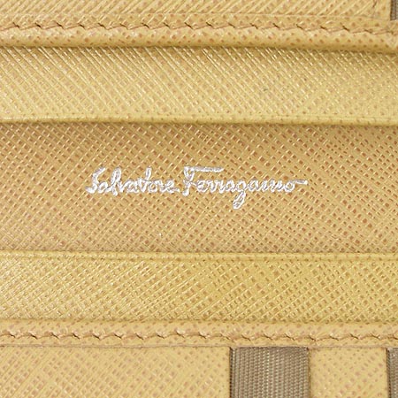 Ferragamo(��󰡸�) 22 4634. ���� ��ġ�� ī�� ������ �̹���4 - ���̺��� �߰���ǰ