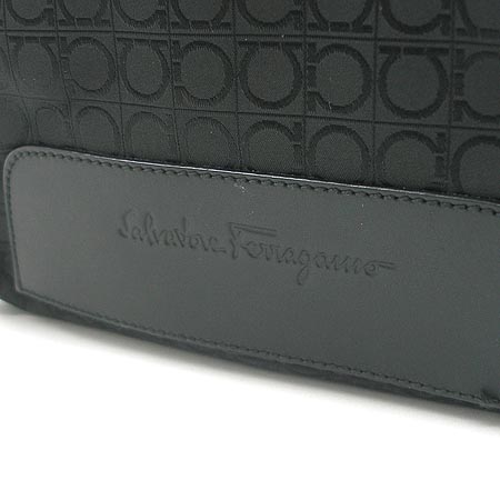 Ferragamo(��󰡸�) ��ġ�� ���� �к긯 ũ�ν��� �̹���3 - ���̺��� �߰���ǰ