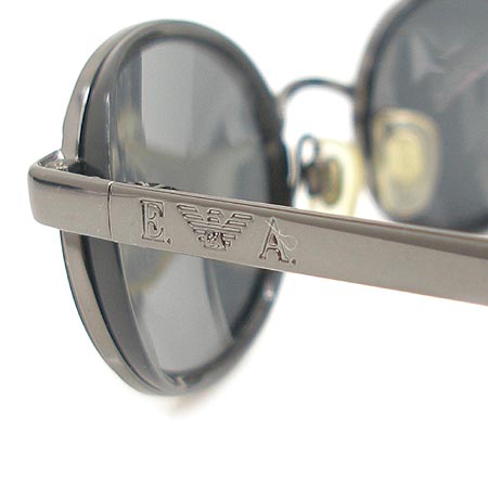 Armani(�Ƹ�����) ���۶� �̹���4 - ���̺��� �߰���ǰ