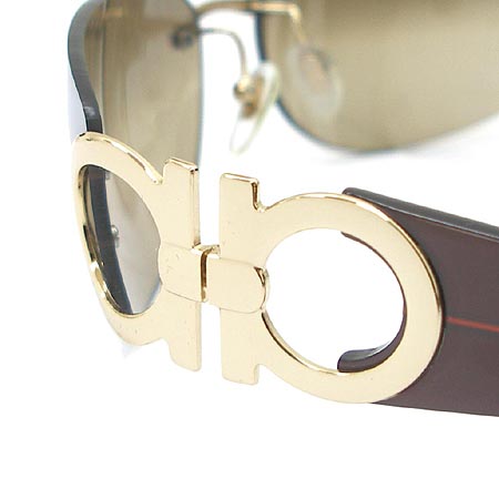 Ferragamo(��󰡸�)  1047 509/54 ���۶� [��������] �̹���4 - ���̺��� �߰���ǰ