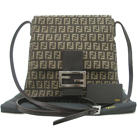Fendi(���) 8BT075. FF �ΰ� ��ī �ڰ��� ũ�ν��� �̹���2 - ���̺��� �߰���ǰ