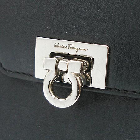 Ferragamo(��󰡸�) 22 6773. ���� ��ġ�� ������ �̹���2 - ���̺��� �߰���ǰ