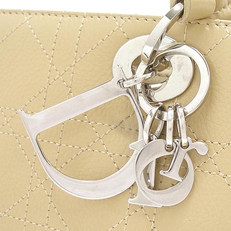 Dior(ũ����î���) ������ ���� ��Ƽġ ����� �̹���4 - ���̺��� �߰���ǰ