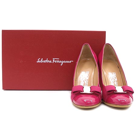 Ferragamo(��󰡸�) CARLA ���� �ٶ� ��� ������ ������ ���� [�б�������] �̹���2 - ���̺��� �߰���ǰ