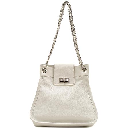 Chanel()  ü  []