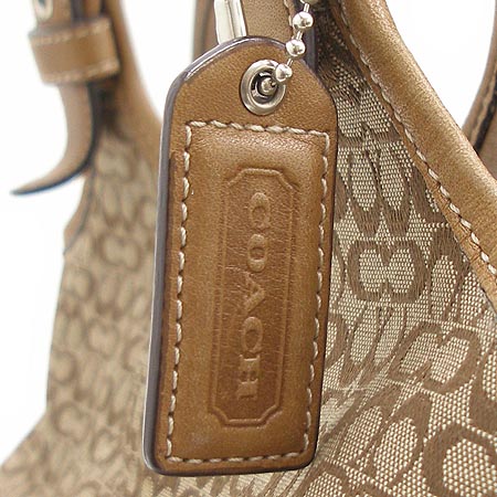 Coach(��ġ) �ñ׳��� ����� �̹���3 - ���̺��� �߰���ǰ