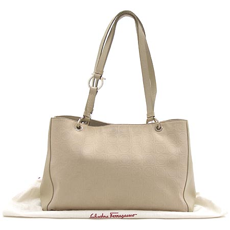 Ferragamo(��󰡸�) 21 4325. �к긯 ������ ����� �̹���2 - ���̺��� �߰���ǰ