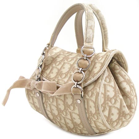Dior(ũ����î���) �ΰ� �̴� ��Ʈ�� �̹���3 - ���̺��� �߰���ǰ