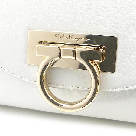 Ferragamo(��󰡸�) 21-4406 ����� [��������] �̹���3 - ���̺��� �߰���ǰ