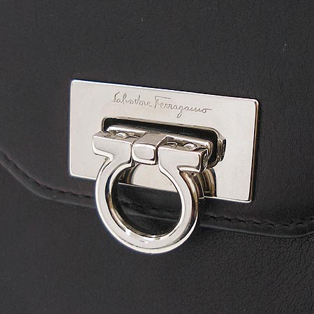 Ferragamo(��󰡸�) 22 4656. ���� ��ġ�� ������ �̹���2 - ���̺��� �߰���ǰ