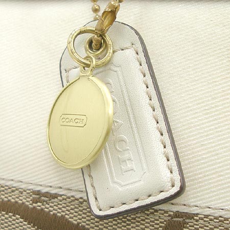 Coach(��ġ) �ñ׳��� �ٰ� ����� �̹���4 - ���̺��� �߰���ǰ