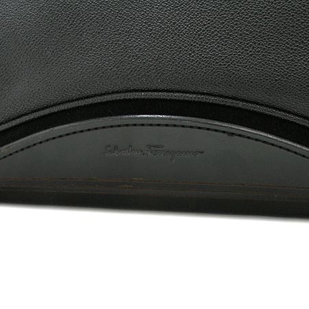 Ferragamo(��󰡸�) 24 2515. �ϴ� �̴ϼ� ��� ���� ũ�ν��� �̹���4 - ���̺��� �߰���ǰ