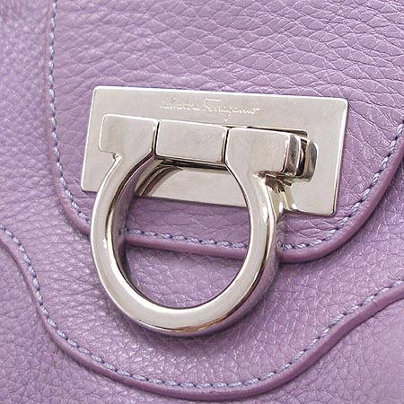 Ferragamo(��󰡸�) 21 A049. ���� ��ġ�� ���� ���̿÷� ����� �̹���3 - ���̺��� �߰���ǰ