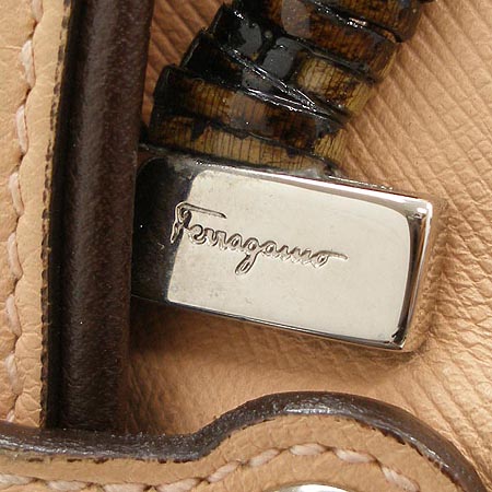 Ferragamo(��󰡸�) 21 6806 ��ġ�� ����� �̹���5 - ���̺��� �߰���ǰ