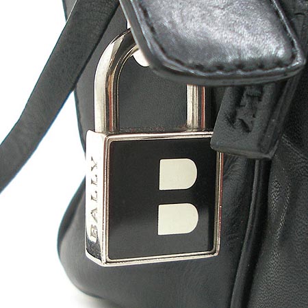 Bally(�߸�) TRANO-N/00. �����Ƽġ ũ�ν��� �̹���4 - ���̺��� �߰���ǰ