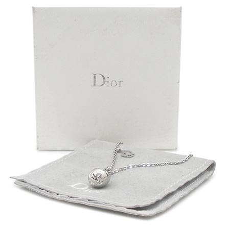 Dior(ũ����î���) ť����� ���� ���Ʈ ����� �̹���2 - ���̺��� �߰���ǰ