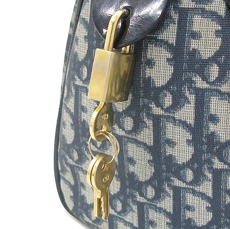 Dior(ũ����î���) CPD44211. �ΰ� PVC �̴� ������ ��Ʈ�� �̹���5 - ���̺��� �߰���ǰ