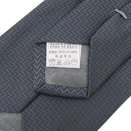 Armani(�Ƹ�����) ��Ÿ�� �̹���5 - ���̺��� �߰���ǰ