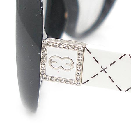 Escada(�������) SES 112S COL.Z42S. �簢 �ΰ� ť�� ��� ���� ���� ���۶� �̹���4 - ���̺��� �߰���ǰ