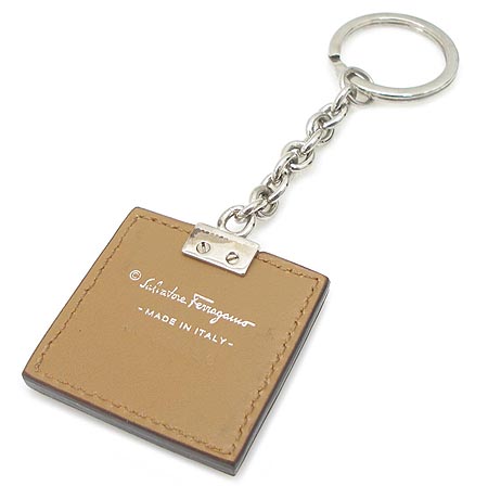 Ferragamo(��󰡸�) 22 1290. ��ġ�� �簢 ���� ŰȦ�� �̹���2 - ���̺��� �߰���ǰ