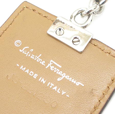 Ferragamo(��󰡸�) 22 1290. ��ġ�� �簢 ���� ŰȦ�� �̹���3 - ���̺��� �߰���ǰ