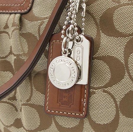 Coach(��ġ) �ñ׳��� ����� �̹���4 - ���̺��� �߰���ǰ