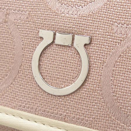 Ferragamo(��󰡸�) 22 A111. ���� ��ġ�� ��� �ΰ� �к긯 Ŭ��ġ �� �Ŀ�ġ ����� �̹���3 - ���̺��� �߰���ǰ
