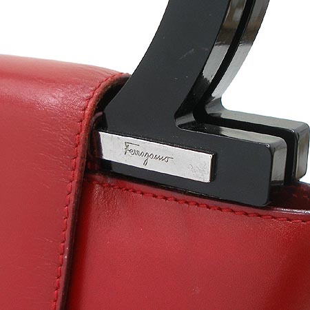Ferragamo(��󰡸�) 21 0754. ��ġ�� ��Ʈ�� �̹���3 - ���̺��� �߰���ǰ