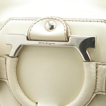 Ferragamo(��󰡸�) 21 7776 ���� ��ġ�� ���� ����� �̹���4 - ���̺��� �߰���ǰ
