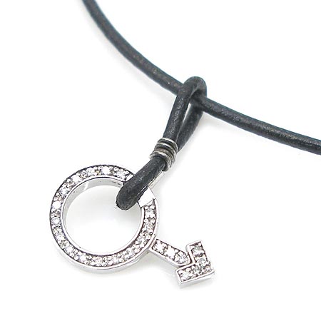 Armani(�Ƹ�����) ���� �Ҵ�Ʈ ť�� ��� ����� �̹���3 - ���̺��� �߰���ǰ