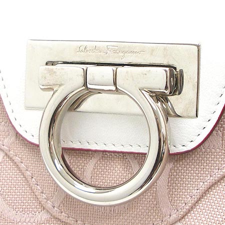 Ferragamo(��󰡸�) 21 6326 ���� ��ġ�� �ΰ� �к긯 ���� ��Ƽġ ȣ�� ����� �̹���4 - ���̺��� �߰���ǰ