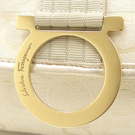 Ferragamo(��󰡸�) ���� ��Ż ��ġ�� �ΰ� �к긯 ����� �̹���5 - ���̺��� �߰���ǰ