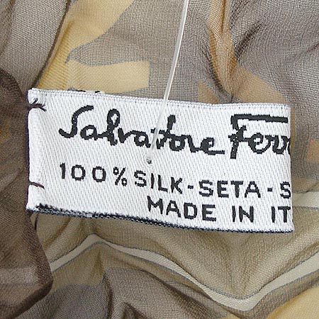 Ferragamo(��󰡸�) 100% ��ũ �ָ� ��ī�� �̹���4 - ���̺��� �߰���ǰ