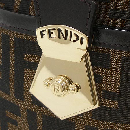 Fendi(���) 8BL104 FF �ΰ� �ڰ��� ��ī ������ ��Ʈ�� �̹���4 - ���̺��� �߰���ǰ