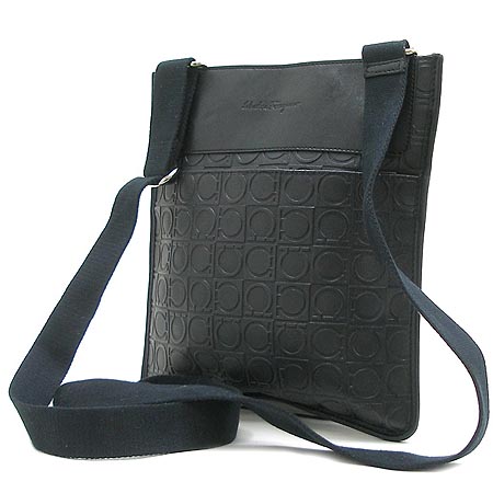 Ferragamo(��󰡸�) 21 4933 ��ġ�� �ΰ� ���� ũ�ν��� �̹���3 - ���̺��� �߰���ǰ